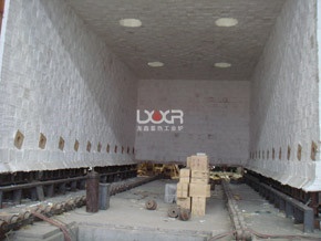 图示:新建蓄热式梭式窑炉施工现场.jpg